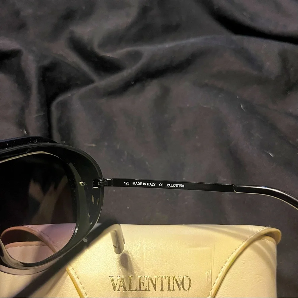 Valentino Aviator Frames - Picture 6 of 6